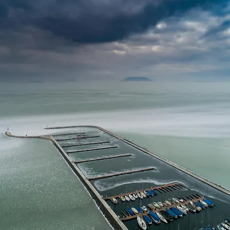 In 39890 Σπίτι διακοπών Balatonmáriafürdő