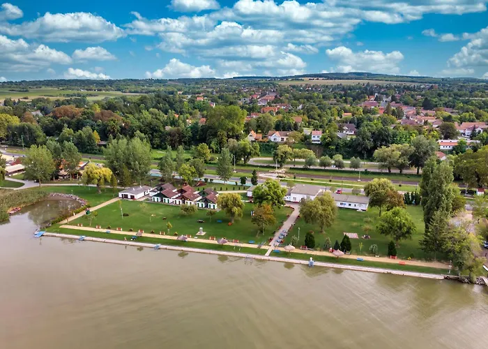 In 39890 Balatonmáriafürdő